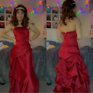 Chic Strapless Burgundy Evening Dress